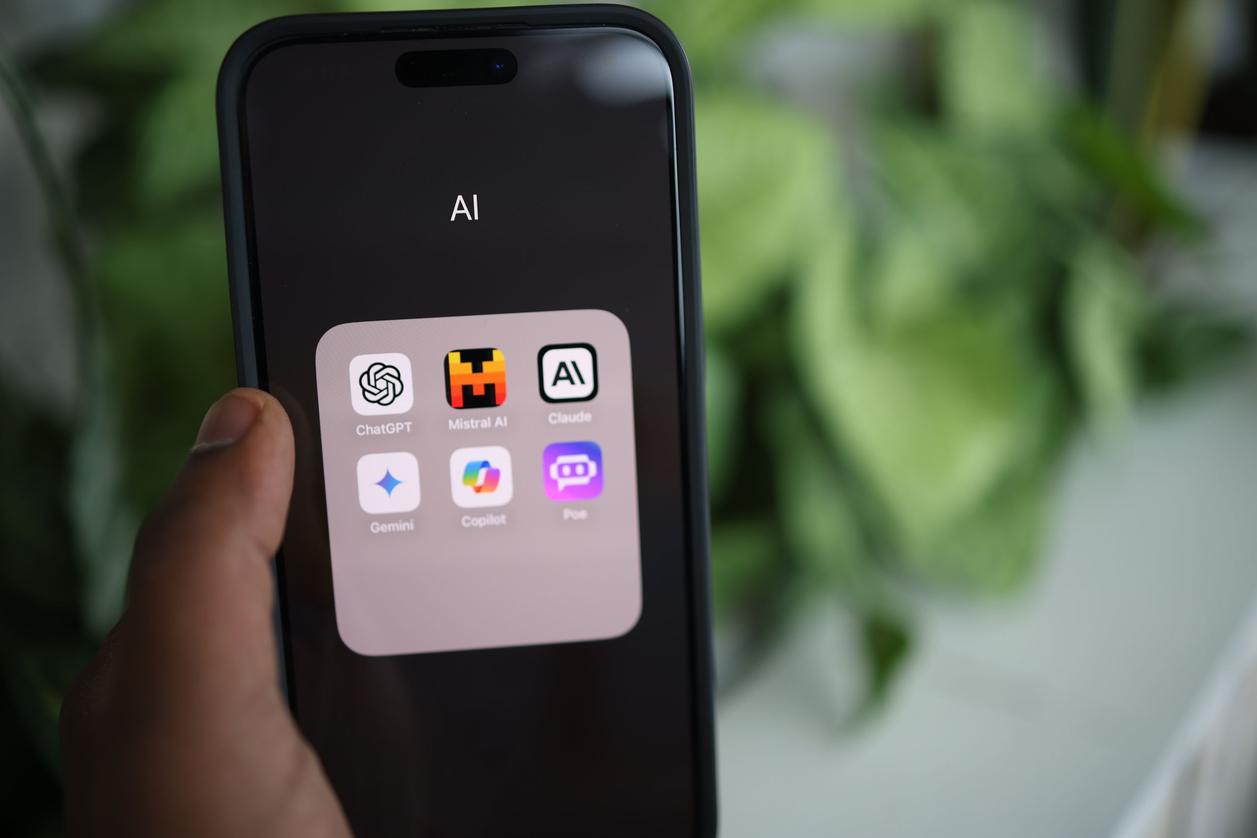 Herramientas de inteligencia artificial gratis para trabajar estudiar y crear contenido